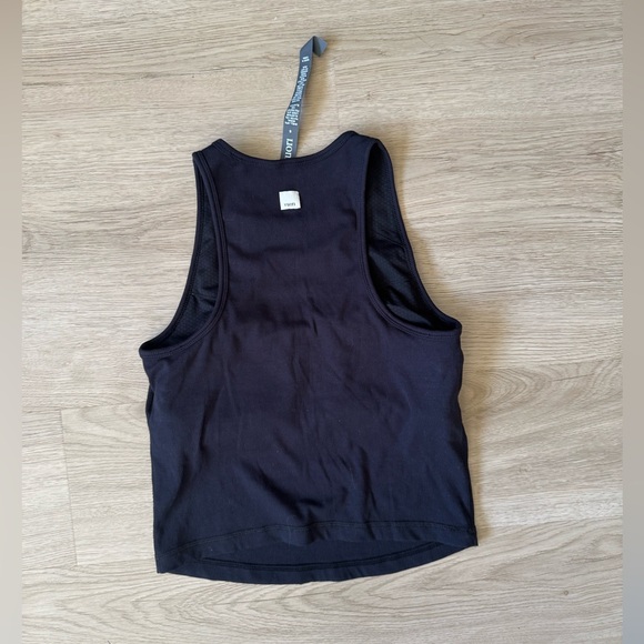 Vuori Tops - NWOT Vuori Pylo pose ribbed crop